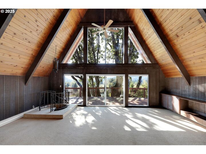 Property Photo: 475 Riverview Blvd OR 97477