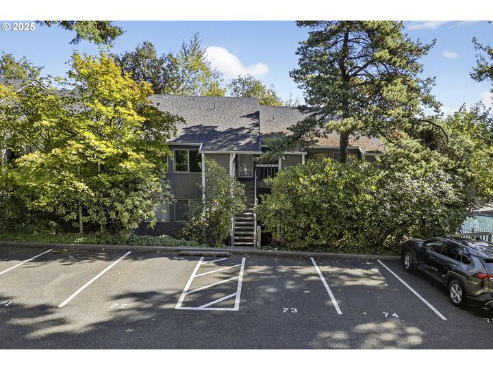 44 Eagle Crest Dr 18  Lake Oswego OR 97035 photo