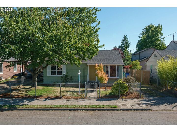 6124 SE 72nd Ave  Portland OR 97206 photo