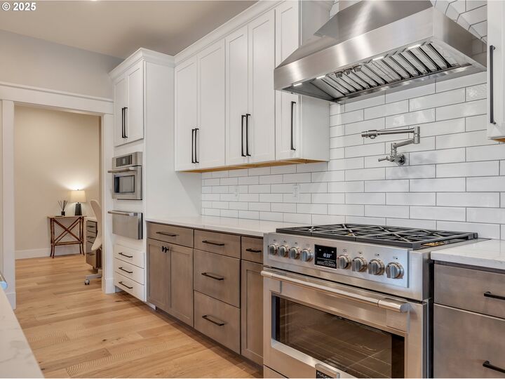 Property Photo:  568 Browning Ln  OR 97138 