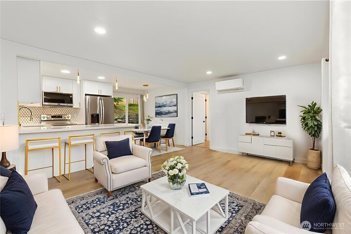 Property Photo:  5506  216 Street SW  WA 98043 