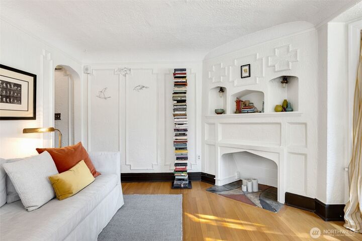 Property Photo: 1101 17th Avenue 201 WA 98122