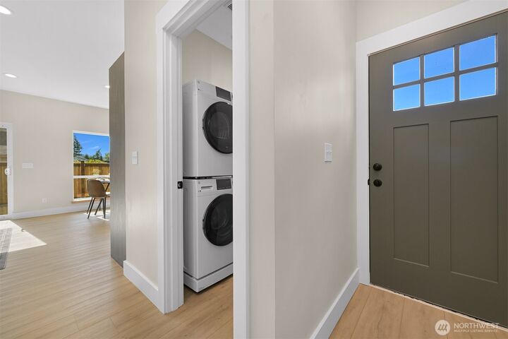 Property Photo:  2327  Valencia Street 102  WA 98229 