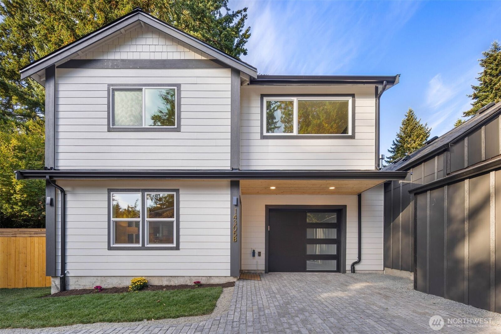 Property Photo: 14035 2nd Avenue NW B WA 98177
