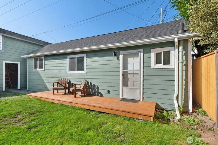 Property Photo: 1926 Colby Avenue WA 98201