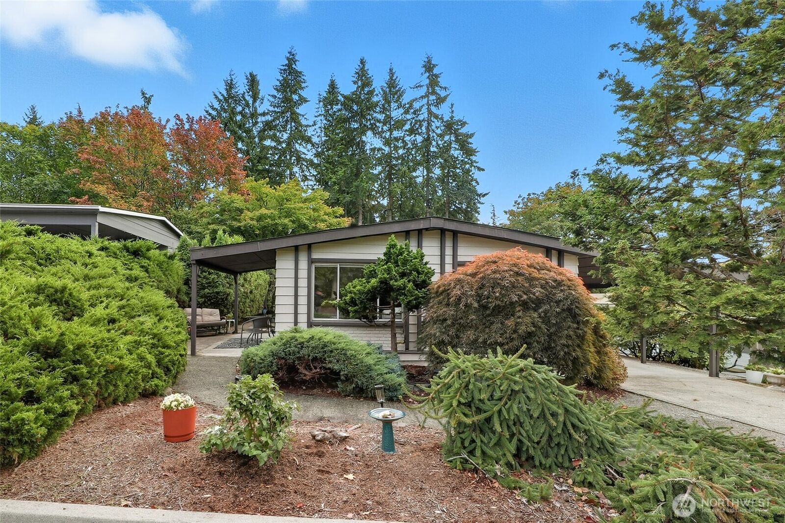 Property Photo: 722 Wandering Creek Drive WA 98021