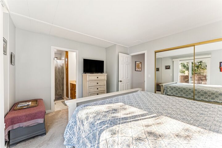 Property Photo: 1402 22nd Street NE 52 WA 98002