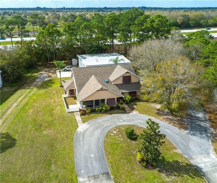 Property Photo:  505 Wright Circle  FL 32968 