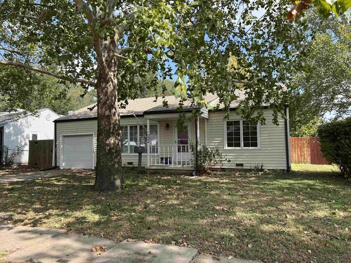 430 S Mount Carmel Ave  Wichita KS 67213 photo