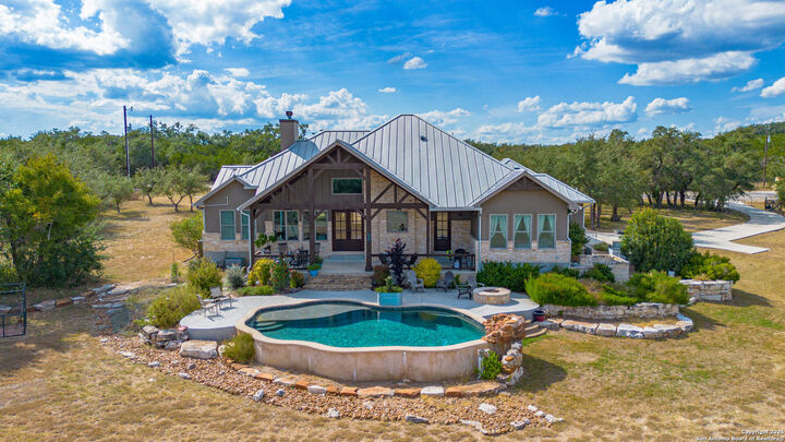 Property Photo: 516 Oak Haven TX 78070
