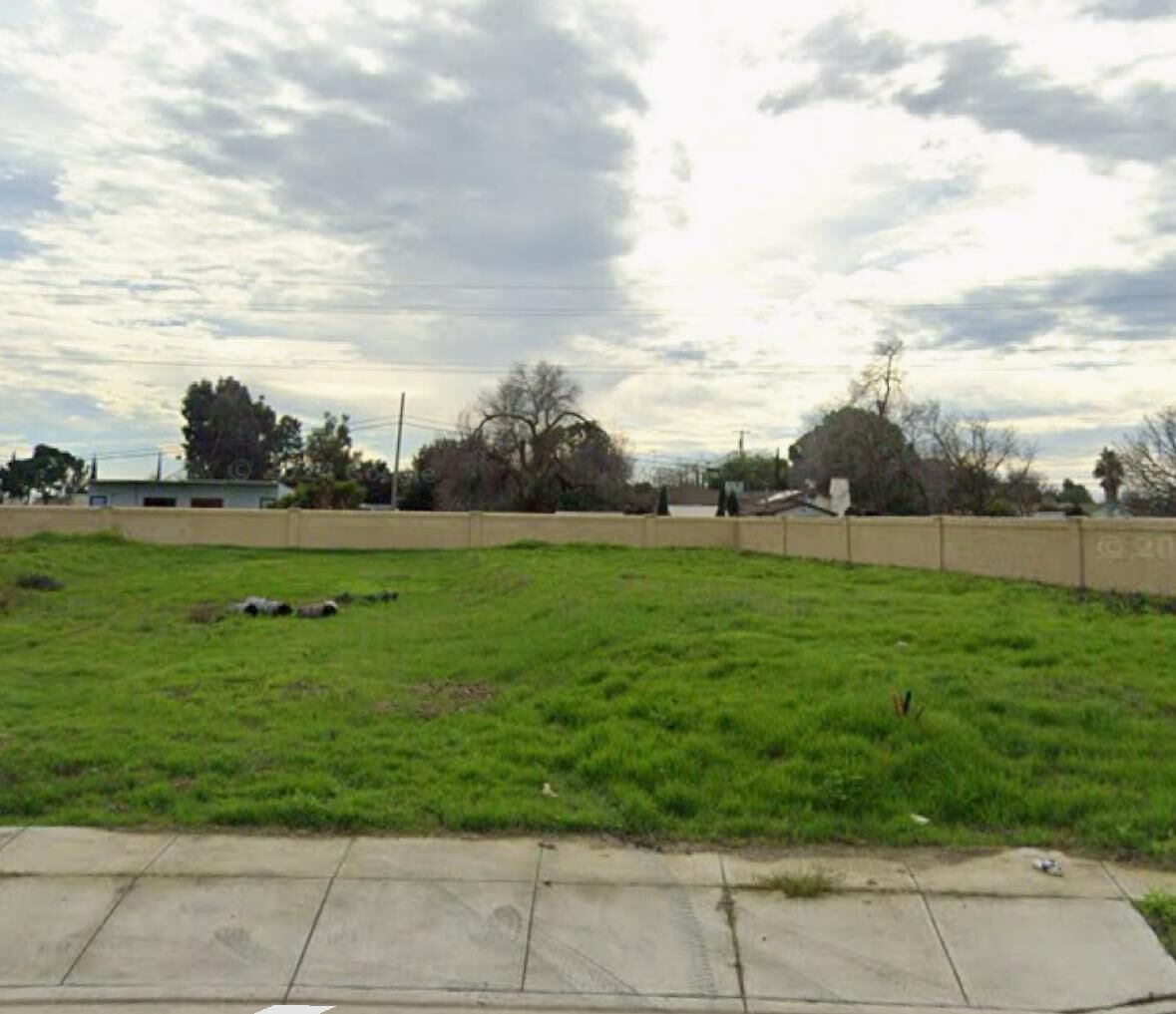 Property Photo:  1505 Sarba Court  CA 93635 