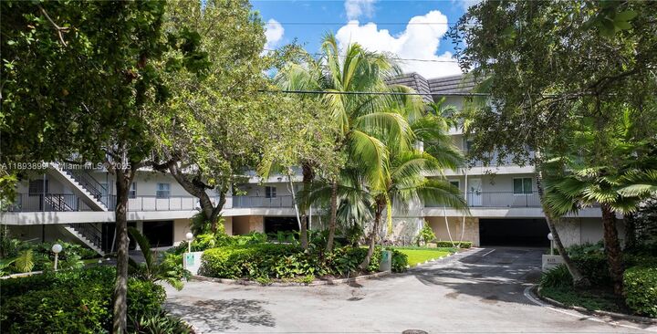 6815 Edgewater Dr 309  Coral Gables FL 33133 photo