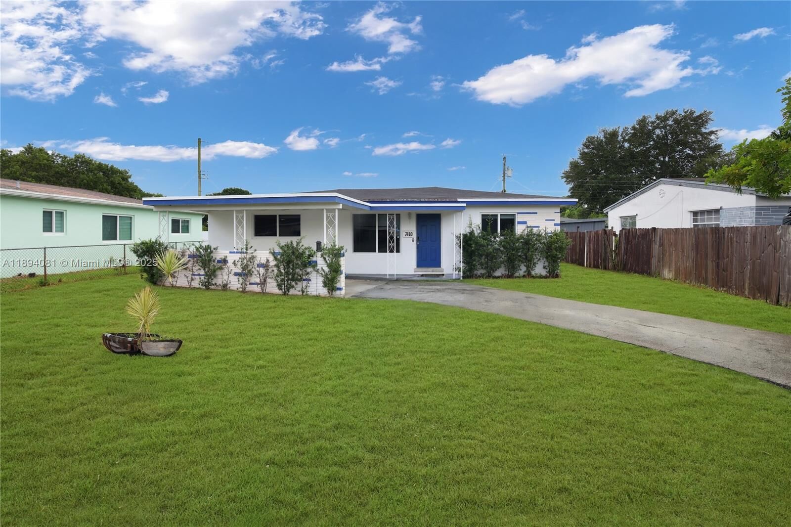Property Photo: 7410 Fillmore St FL 33024