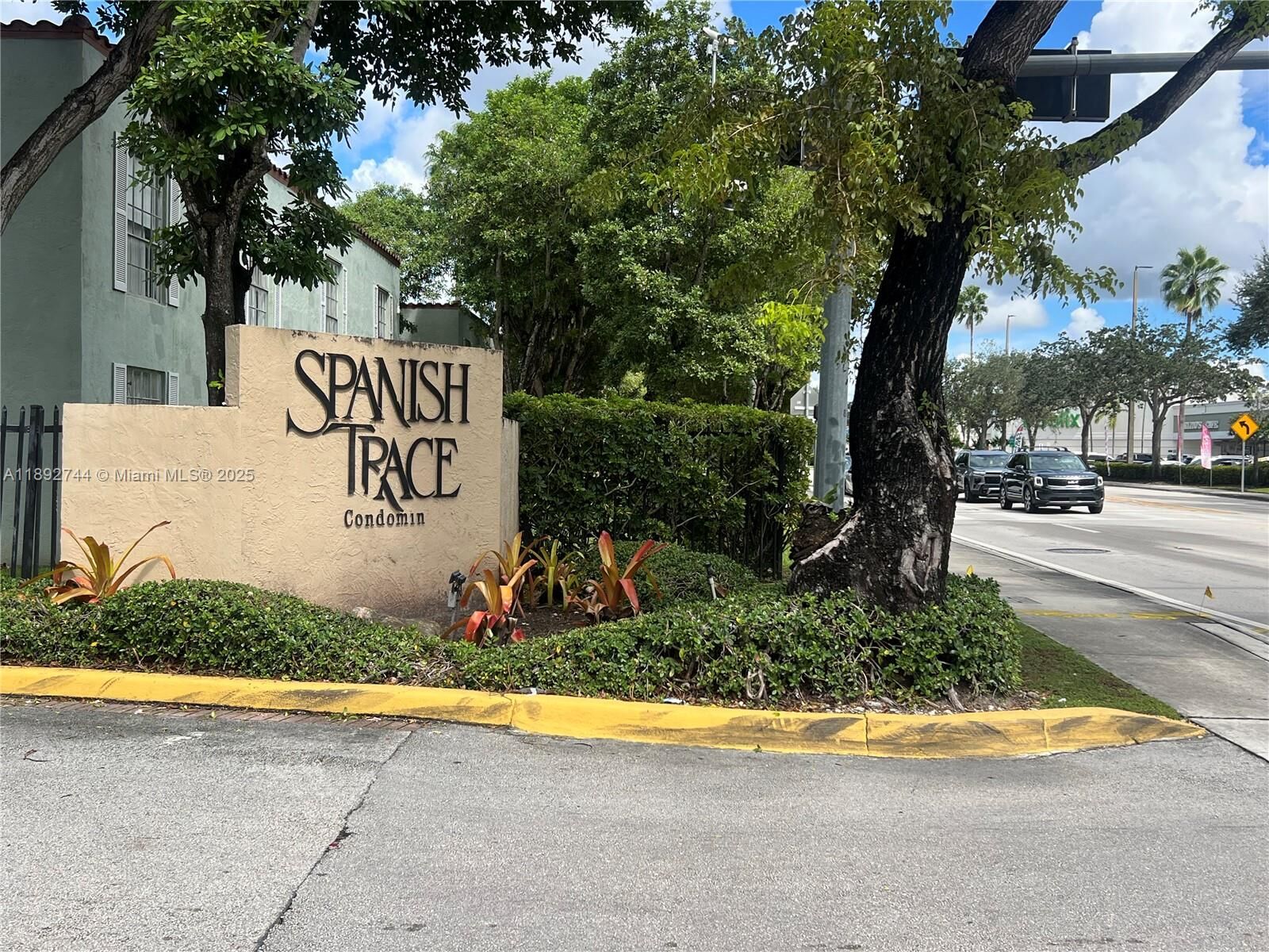 Property Photo: 10756 N Kendall Dr J5 FL 33176