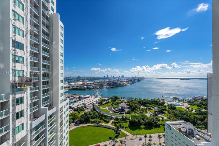 253 NE 2nd St 3203  Miami FL 33132 photo