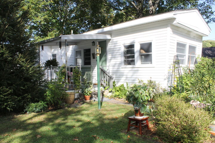 Property Photo: 11 Pleasant Trail CT 06419