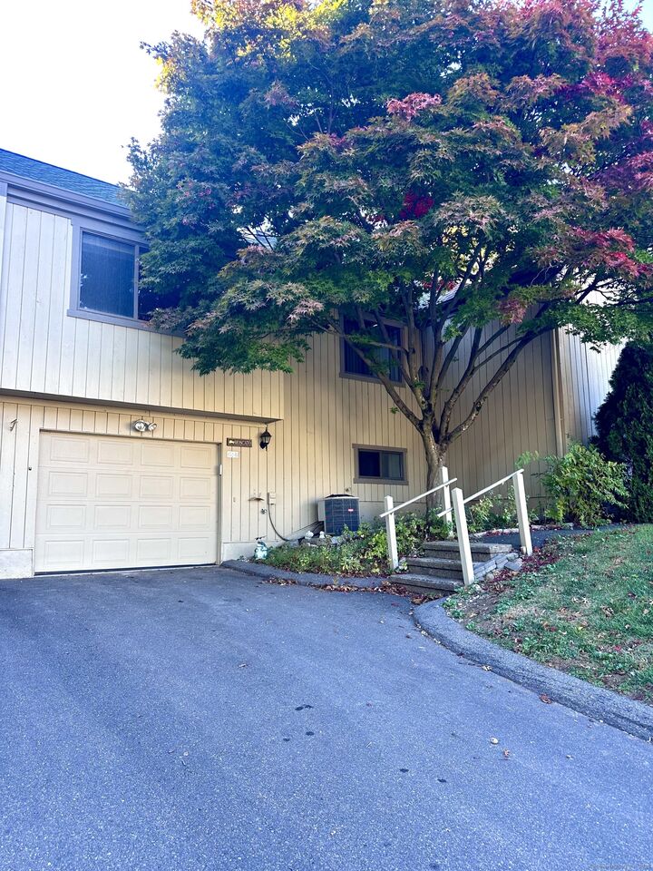 Property Photo: 152 Apache Lane B CT 06614