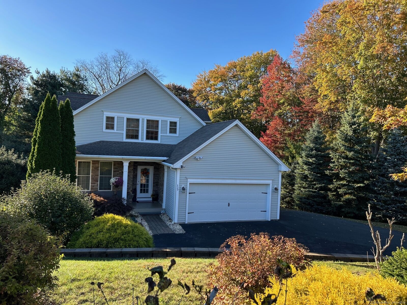 Property Photo:  329 Garth Road  CT 06040 