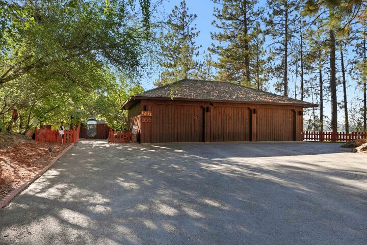 Property Photo: 1202 S Starr Ln WA 99019