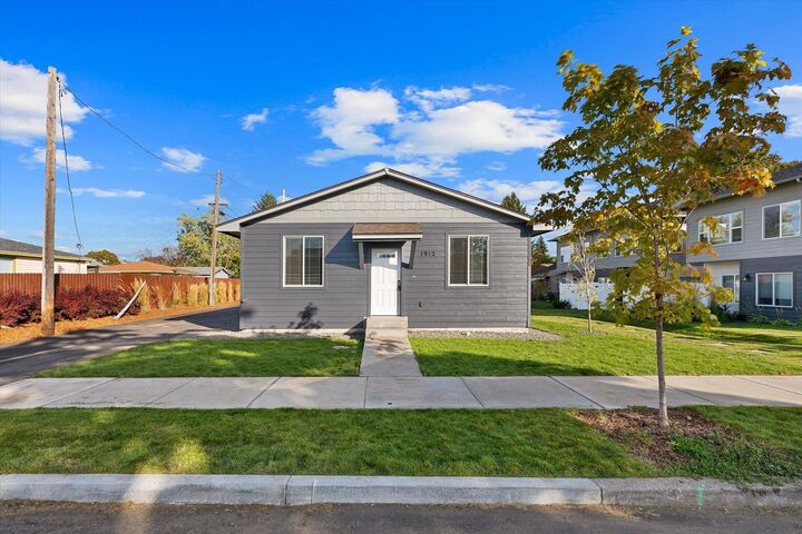 1912 N Regal Rd  Spokane WA 99207 photo