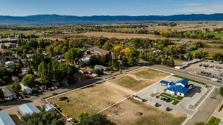 Property Photo:  2533 Coffeen Avenue  WY 82801