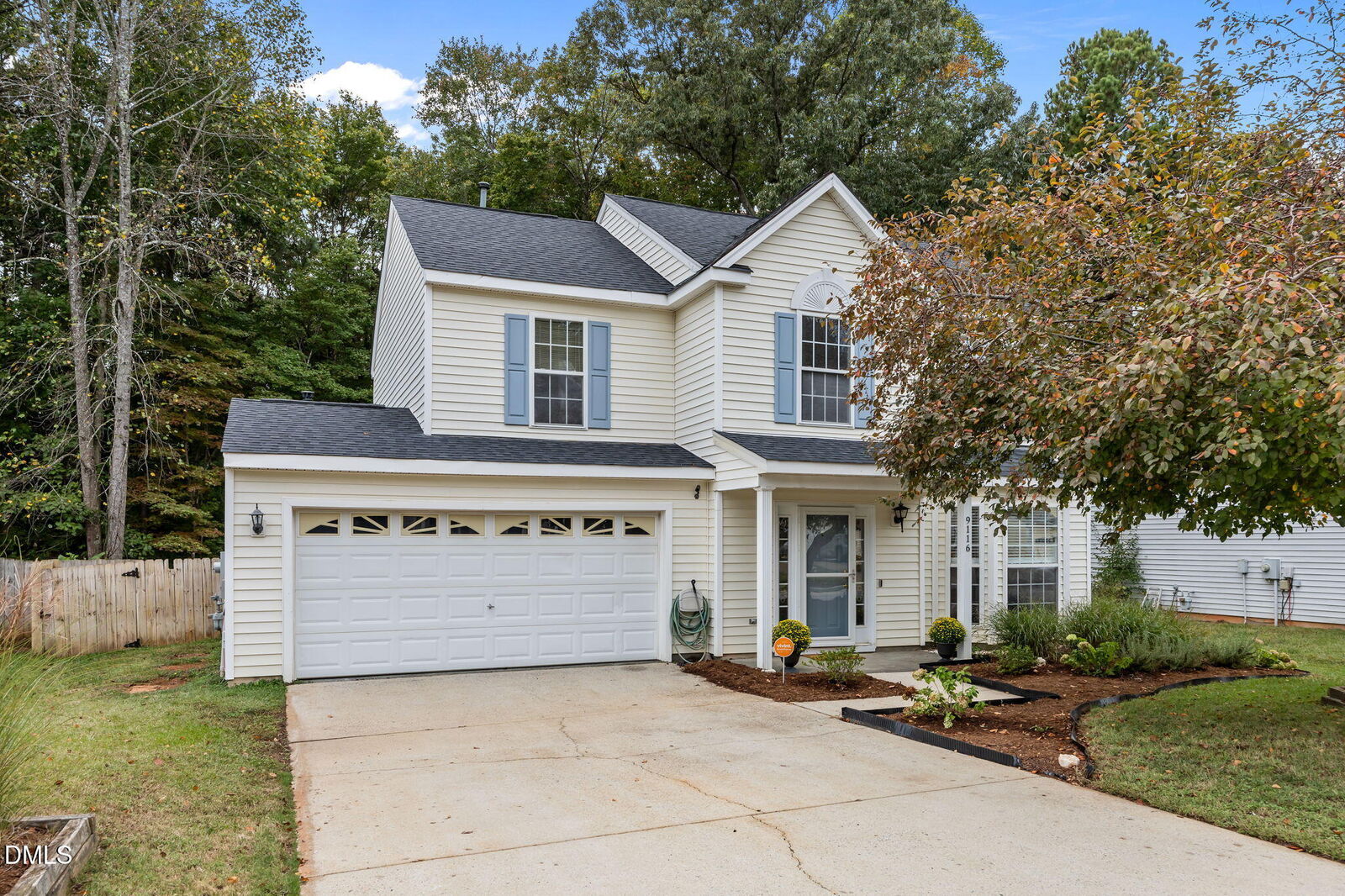 Property Photo: 9116 Erinsbrook Drive NC 27617