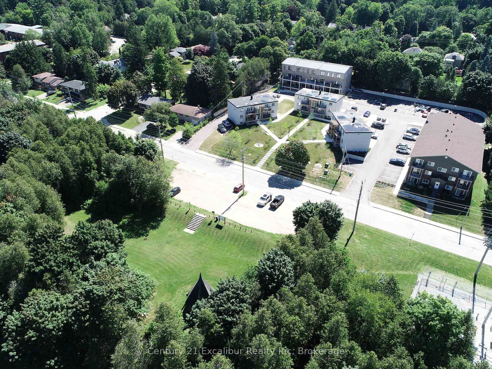 Photo de la propriété:  320 Queen Street E 9  ON N1M 1T4 