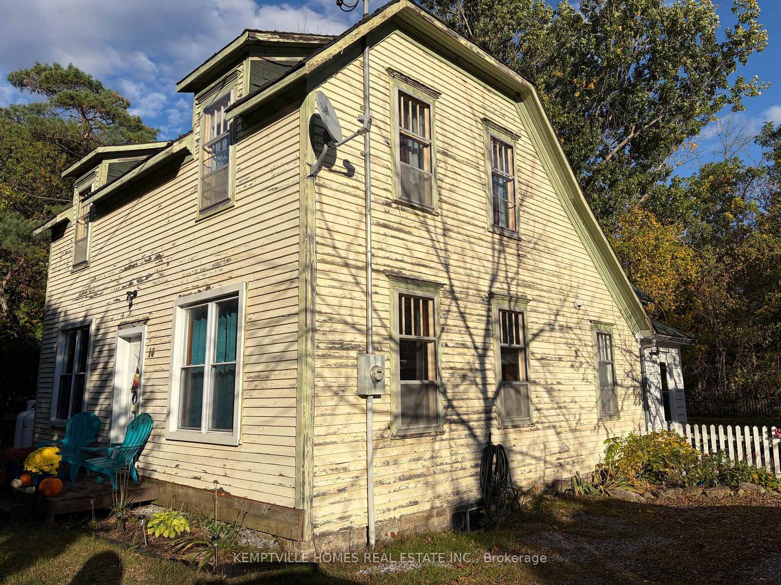Property Photo: 10 Bridge Street ON K0G 1S0