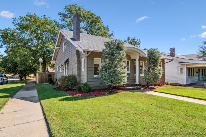 Property Photo: 1803 S Yorktown Avenue OK 74104