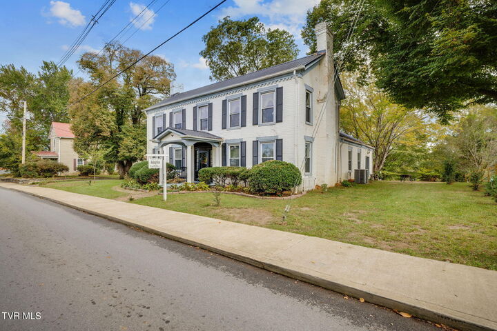 Property Photo: 215 South Irish Street TN 37743