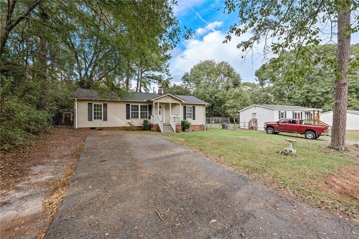 Property Photo: 1313 Phyllis Drive SC 29621