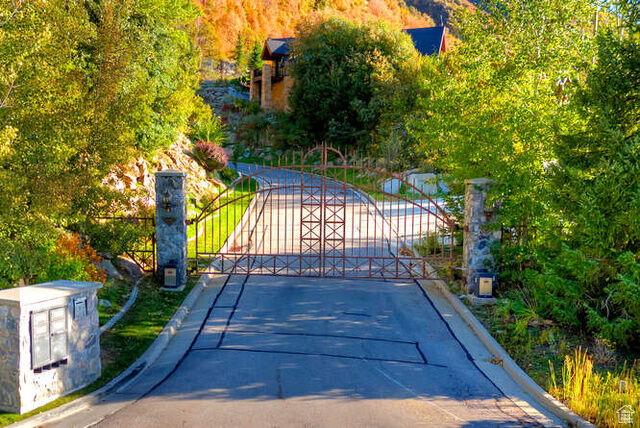 Property Photo: 3222 E Eagle View Cir S UT 84092