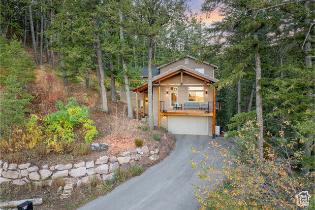 Property Photo: 10 Matterhorn Cir UT 84098
