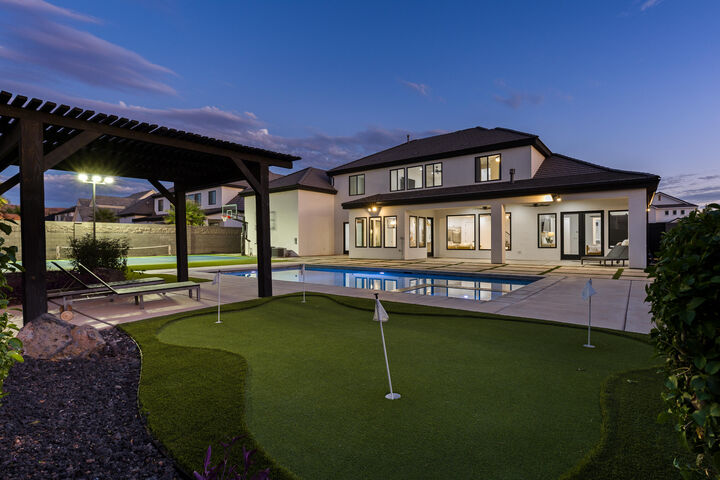 Property Photo: 697 E Margarita Way UT 84780
