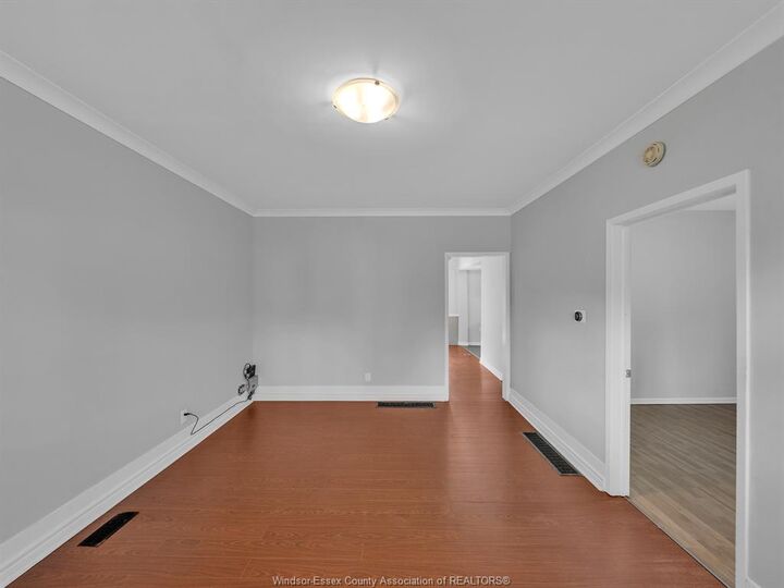 Photo de la propriété: 341 Parent Avenue ON N9A 2B7