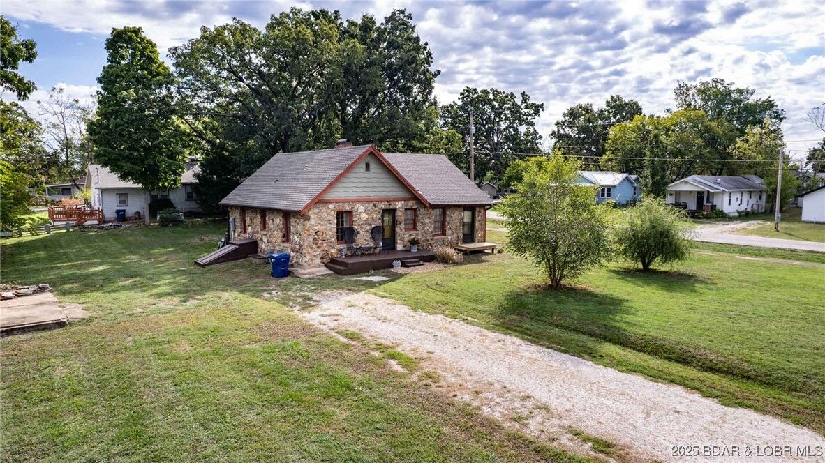 Property Photo: 127 Camden Avenue MO 65020