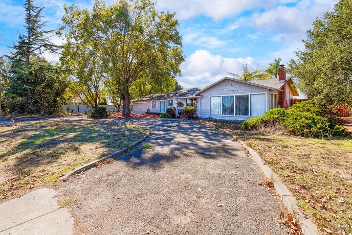Property Photo: 2085 Fulton Road CA 95403