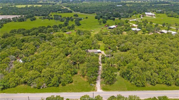 Property Photo:  5846 Thousand Oaks Road  TX 77845 