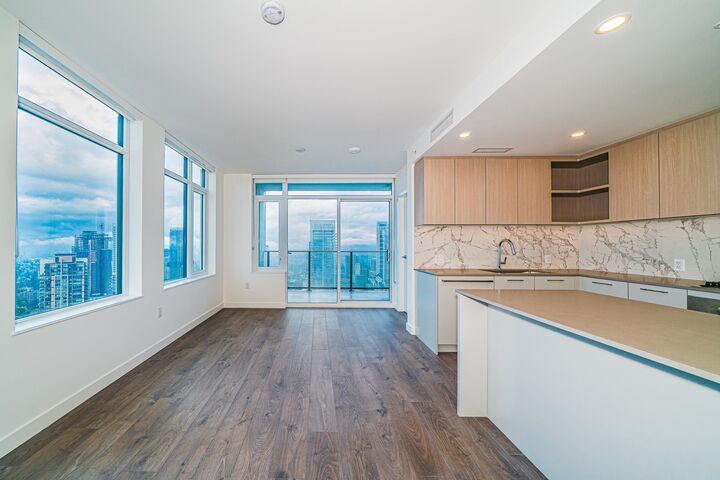 6468 Willingdon Avenue 3506 — photo 1