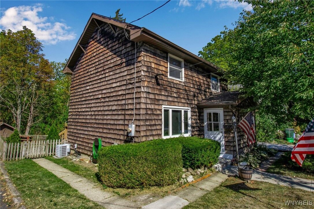 Property Photo:  170 Glen Avenue  NY 14221 