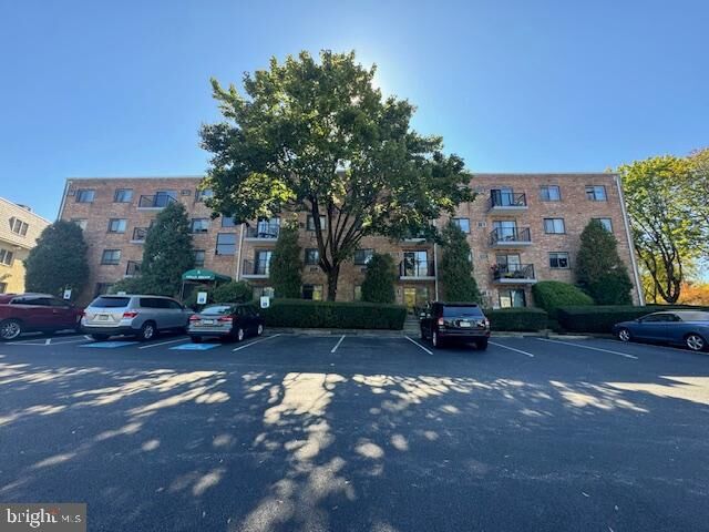 Property Photo: 3421 W Chester Pike A24-1br PA 19073