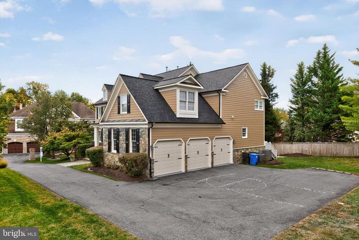 Property Photo:  9914 Woodford  MD 20854