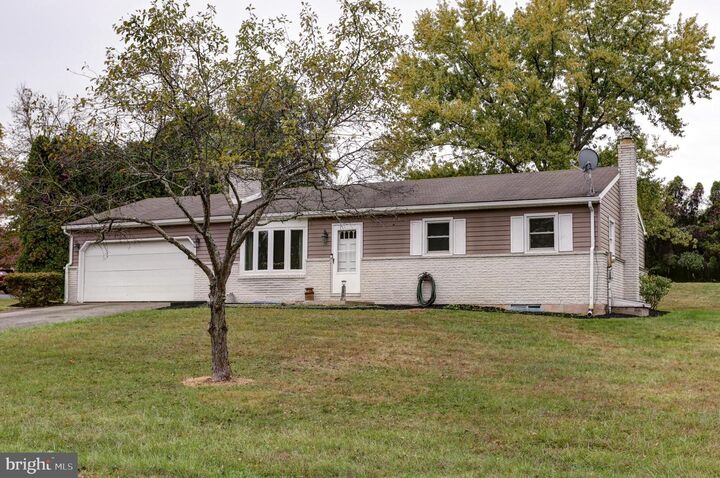 Property Photo: 1650 Hicks Drive PA 17018