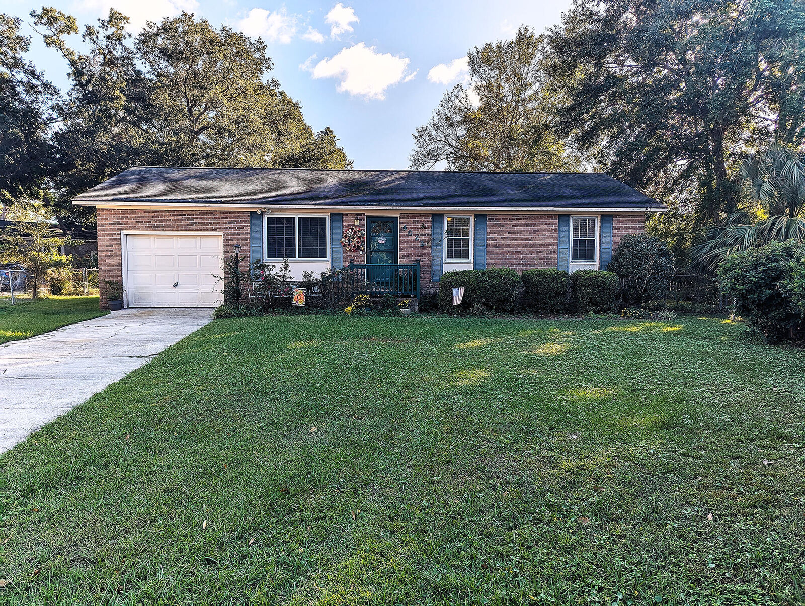 Property Photo: 4023 Mark Street SC 29405