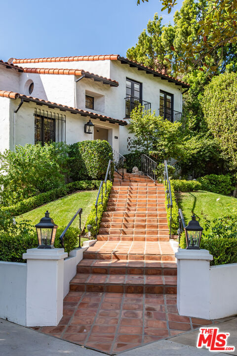Property Photo: 365 Comstock Ave CA 90024