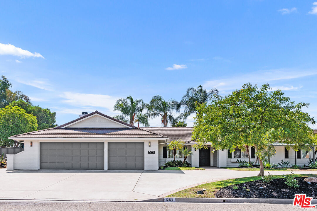 Property Photo:  655 Calle Ladera  CA 92025 