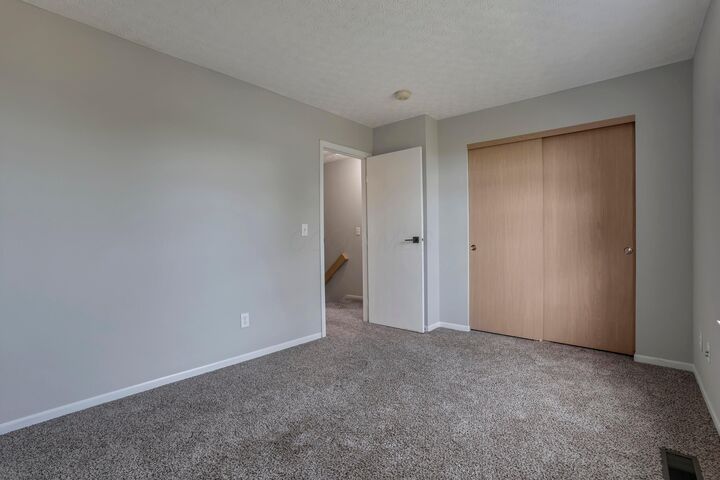 Property Photo:  9170 Parkbury Lane  OH 43035 