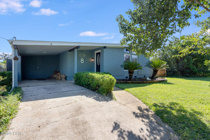 Property Photo: 8 Harvard Circle FL 32405
