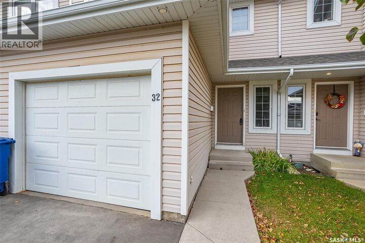 Property Photo: 32 327 Berini Drive SK S7N 4M7