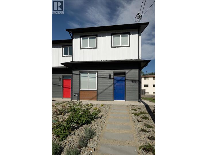 Property Photo:  165 Chestnut Avenue  BC V2B 1L3 
